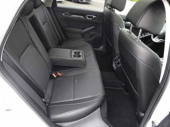 Honda Civic e:HEV 2.0 i-MMD Hybrid Advance / AHK / Sport-Paket / Wartung inkl.