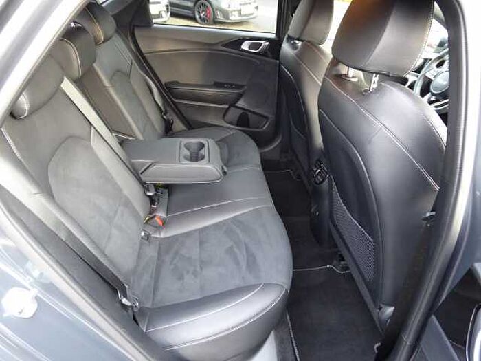 Kia ProCeed 1.5 T-GDI DCT7 OPF GT-Line / 18 Zoll / Leder / Tech.-P.