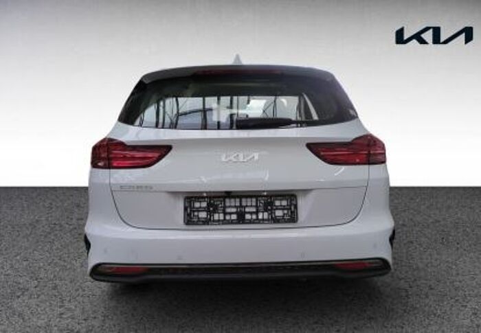 Kia Ceed SW 1.5 T-GDI DCT7 OPF Vision / Navi / ACC