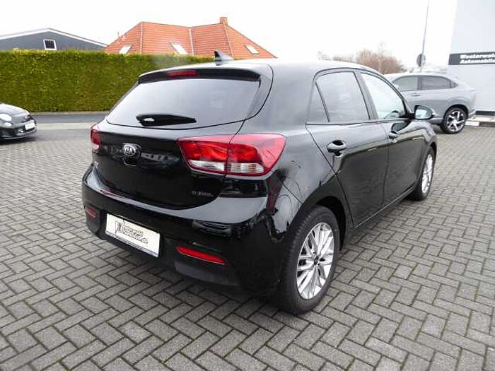 Kia Rio 1.2 Dream-Team Edition / Navi