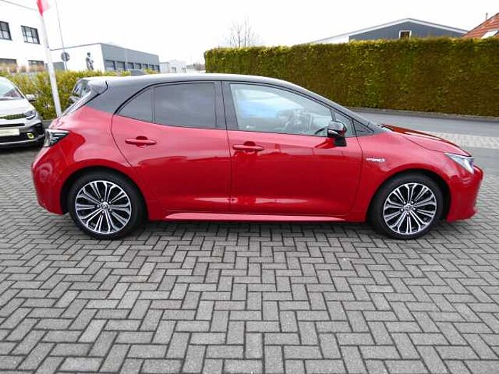 Toyota Corolla Hybrid 2.0 Club / Style- & Technik-Paket