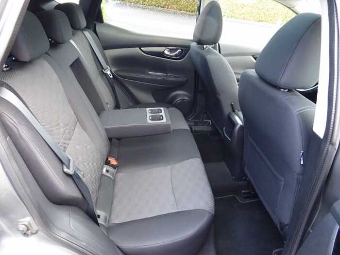 Nissan Qashqai 1.2 DIG-T Xtronic N-Connecta / Design-P. I / beh. WSS