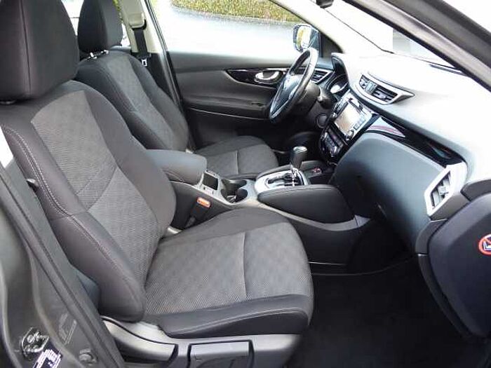Nissan Qashqai 1.2 DIG-T Xtronic N-Connecta / Design-P. I / beh. WSS
