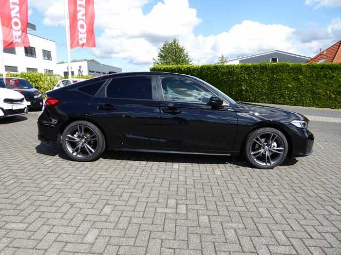 Honda Civic e: HEV 2.0 i-MMD Hybrid Sport / AHK / Black-Emblem-Paket