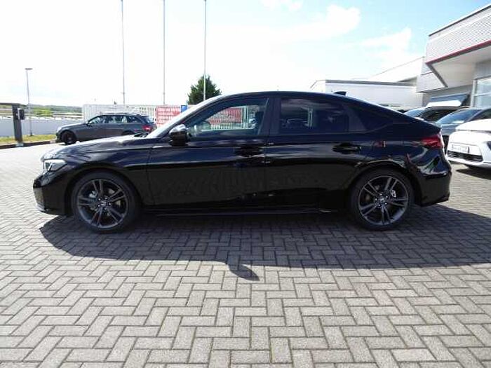 Honda Civic e: HEV 2.0 i-MMD Hybrid Sport / AHK / Black-Emblem-Paket