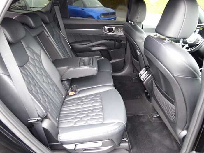 Kia Sorento 2.2 CRDi DCT8 AWD Platinum / AHK / 1. Hand