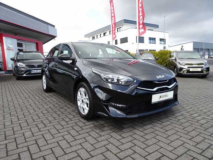 Kia Ceed 1.5 T-GDI DCT7 OPF Vision