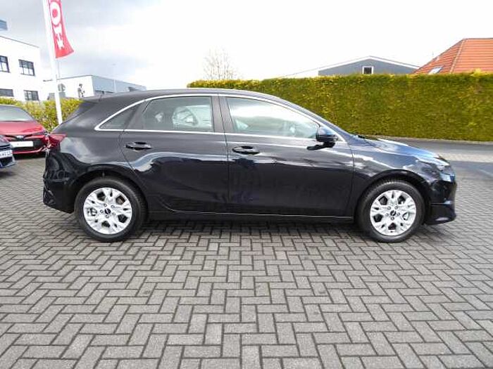 Kia Ceed 1.5 T-GDI DCT7 OPF Vision