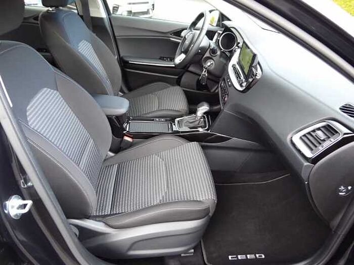 Kia Ceed 1.5 T-GDI DCT7 OPF Vision