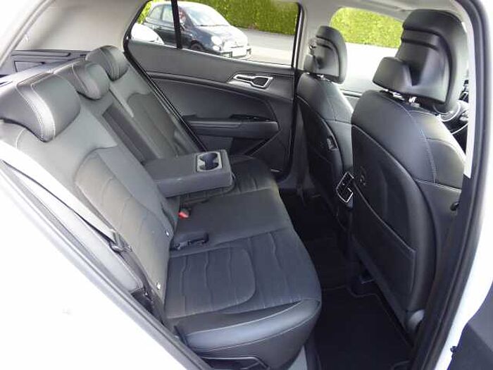 Kia Sportage 1.6 CRDI AWD DCT Spirit / Schiebedach / Garantie