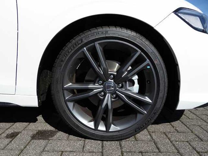 Honda Civic e: HEV 2.0 i-MMD Hybrid Sport