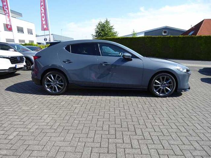 Mazda 3 2.0 e-SKYACTIV-G 150 EXCLUSIVE-LINE | HUD | NAVI