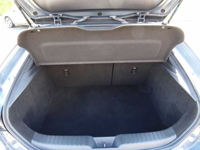 Mazda 3 2.0 e-SKYACTIV-G 150 EXCLUSIVE-LINE | HUD | NAVI