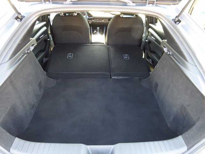 Mazda 3 2.0 e-SKYACTIV-G 150 EXCLUSIVE-LINE | HUD | NAVI