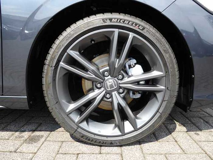 Honda Civic e: HEV 2.0 i-MMD Hybrid Sport